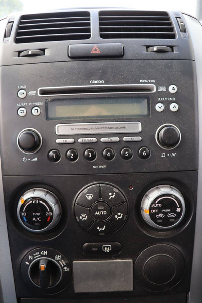 Berline Suzuki Grand Vitara: photos 17