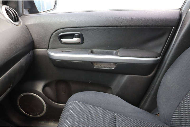 Berline Suzuki Grand Vitara: photos 18