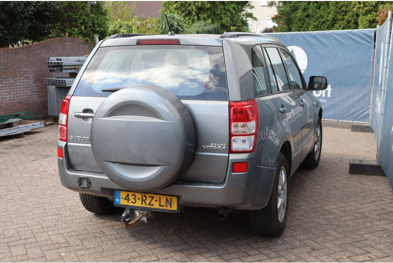 Berline Suzuki Grand Vitara: photos 6