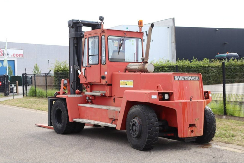 Svetruck 16 120 38 - Chariot porte-conteneur: photos 4 Svetruck 16 120 38 - Chariot porte-conteneur: photos 4