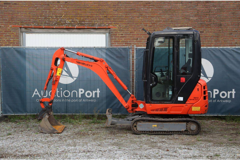 Takeuchi TB216 - Mini pelle: photos 2 Takeuchi TB216 - Mini pelle: photos 2