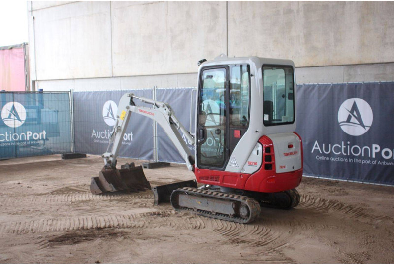 Takeuchi TB216 - Mini pelle: photos 3 Takeuchi TB216 - Mini pelle: photos 3
