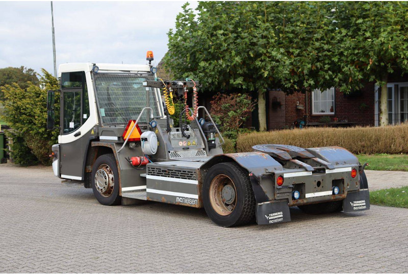 Terberg DT183 Mega - Tracteur portuaire: photos 4 Terberg DT183 Mega - Tracteur portuaire: photos 4