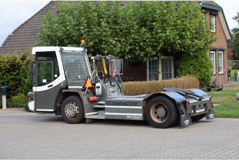 Terberg DT183 Mega - Tracteur portuaire: photos 3 Terberg DT183 Mega - Tracteur portuaire: photos 3