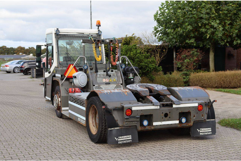 Terberg DT183 Mega - Tracteur portuaire: photos 5 Terberg DT183 Mega - Tracteur portuaire: photos 5