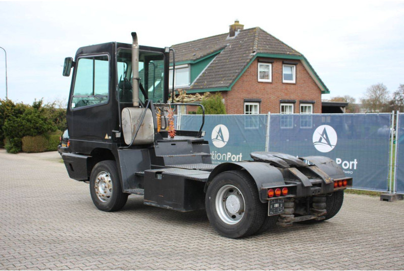 Terberg YT182 - Tracteur portuaire: photos 3 Terberg YT182 - Tracteur portuaire: photos 3