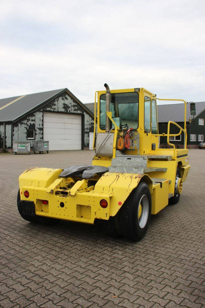 Terberg YT182 - Tracteur portuaire: photos 5 Terberg YT182 - Tracteur portuaire: photos 5