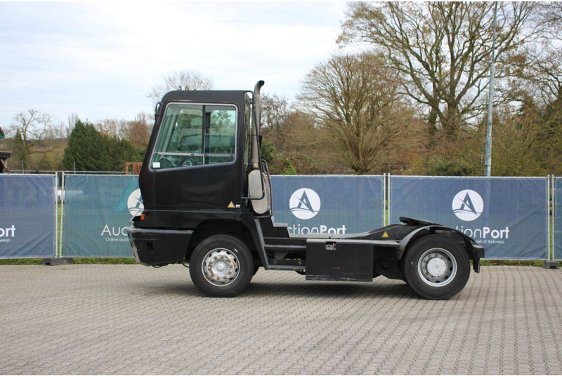 Terberg YT182 - Tracteur portuaire: photos 2 Terberg YT182 - Tracteur portuaire: photos 2