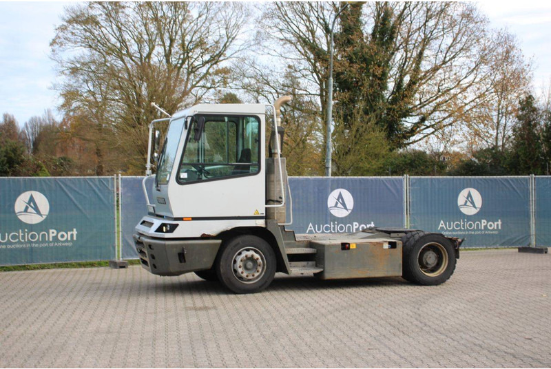 Terberg YT182 - Tracteur portuaire: photos 1 Terberg YT182 - Tracteur portuaire: photos 1