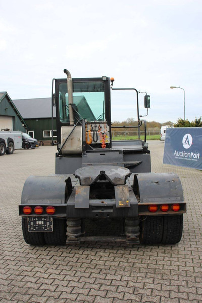 Terberg YT182 - Tracteur portuaire: photos 4 Terberg YT182 - Tracteur portuaire: photos 4