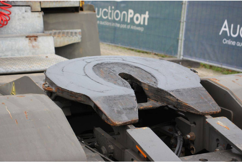 Tracteur portuaire Terberg YT182: photos 16 Tracteur portuaire Terberg YT182: photos 16