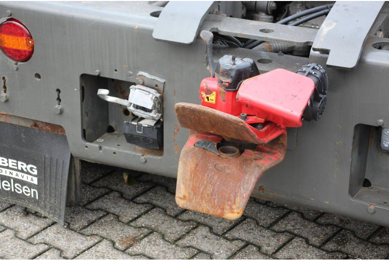 Tracteur portuaire Terberg YT182: photos 20 Tracteur portuaire Terberg YT182: photos 20