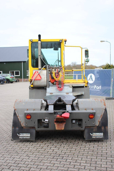 Terberg YT182 - Tracteur portuaire: photos 4 Terberg YT182 - Tracteur portuaire: photos 4