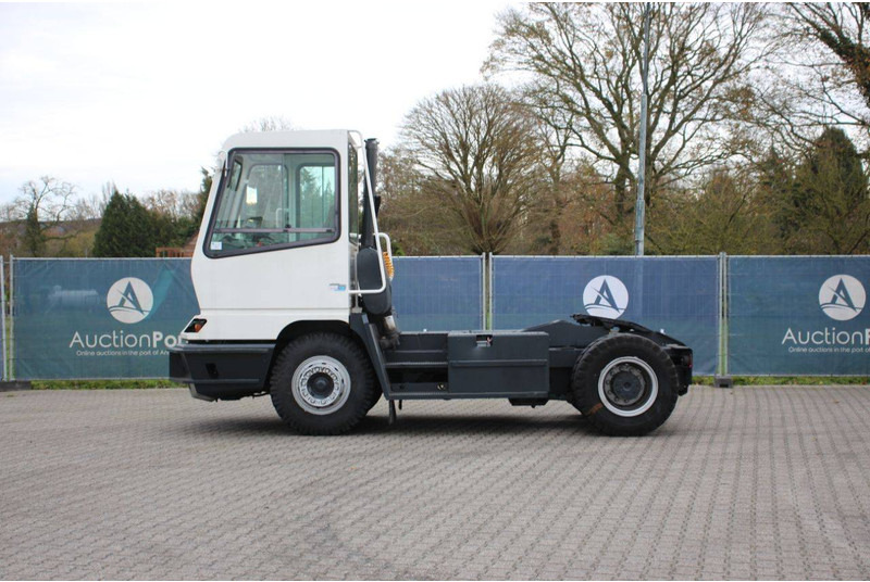 Terberg YT222 - Tracteur portuaire: photos 2 Terberg YT222 - Tracteur portuaire: photos 2