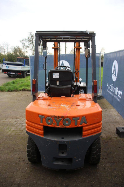 Toyota 5FG25 - Chariot élévateur: photos 4 Toyota 5FG25 - Chariot élévateur: photos 4