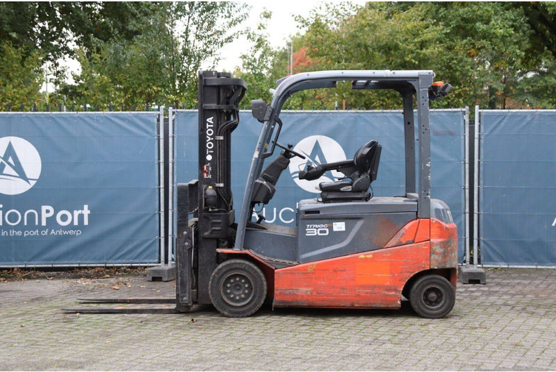 Toyota 8FBMT30 - Chariot élévateur électrique: photos 2 Toyota 8FBMT30 - Chariot élévateur électrique: photos 2