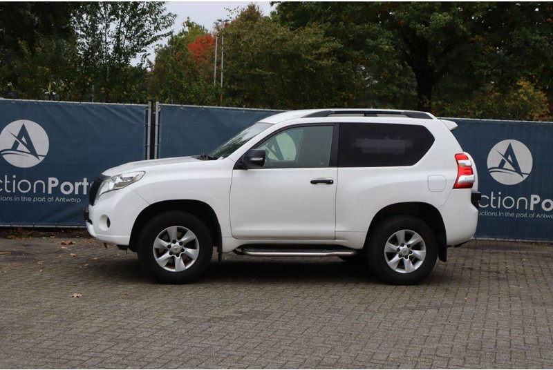 Toyota Land Cruiser - Berline: photos 1 Toyota Land Cruiser - Berline: photos 1