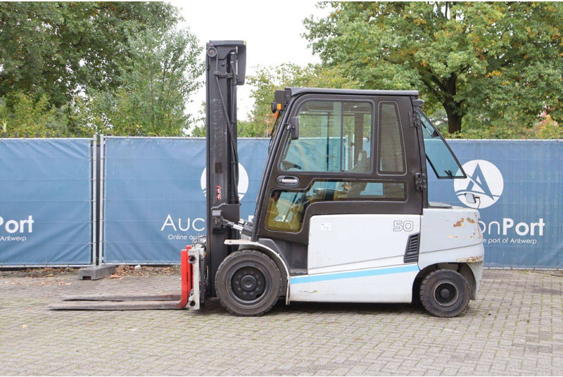 UniCarriers HX 50 - Chariot élévateur électrique: photos 2 UniCarriers HX 50 - Chariot élévateur électrique: photos 2