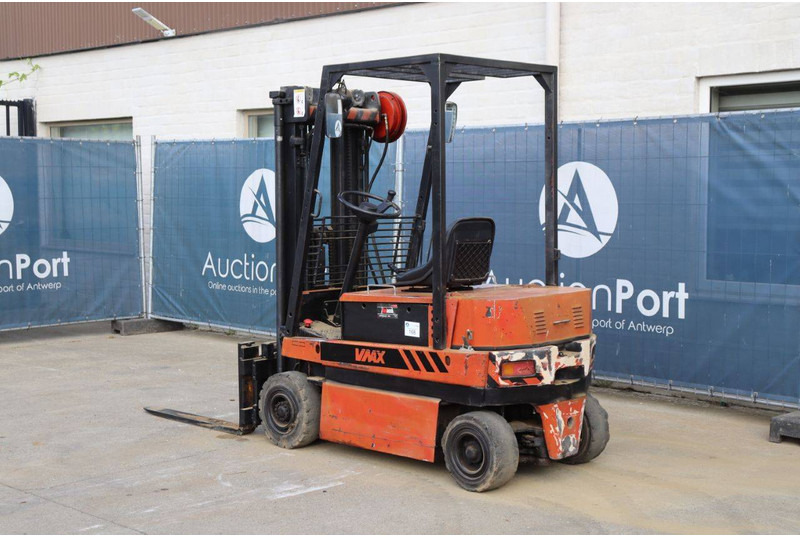 VMAX EV698.45.77 - Chariot élévateur électrique: photos 4 VMAX EV698.45.77 - Chariot élévateur électrique: photos 4