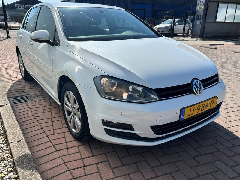 Volkswagen Golf - Voiture: photos 5 Volkswagen Golf - Voiture: photos 5