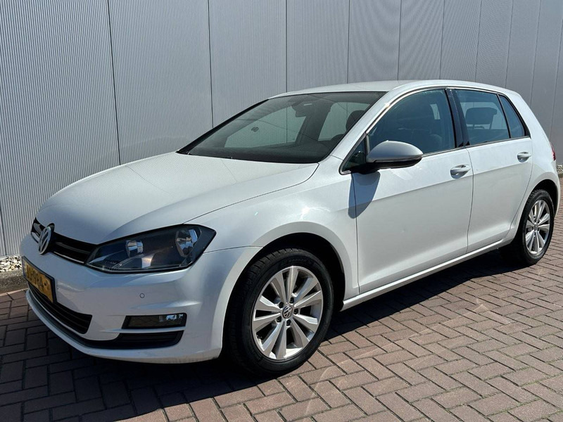 Volkswagen Golf - Voiture: photos 1 Volkswagen Golf - Voiture: photos 1