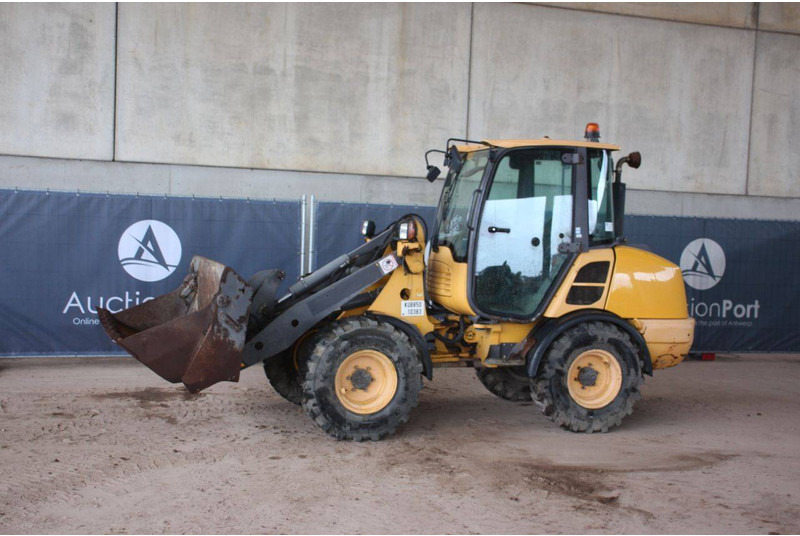 Volvo L25F - Chargeuse sur pneus: photos 1 Volvo L25F - Chargeuse sur pneus: photos 1