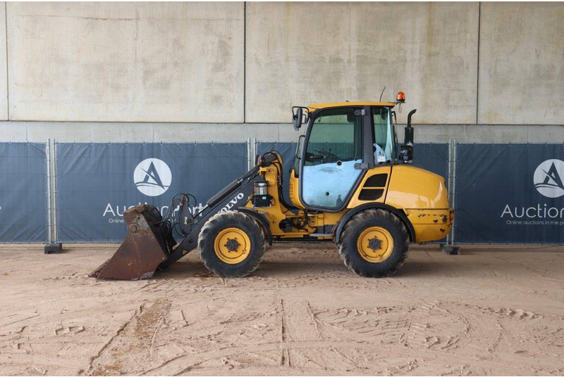 Volvo L25F-P - Chargeuse sur pneus: photos 2 Volvo L25F-P - Chargeuse sur pneus: photos 2