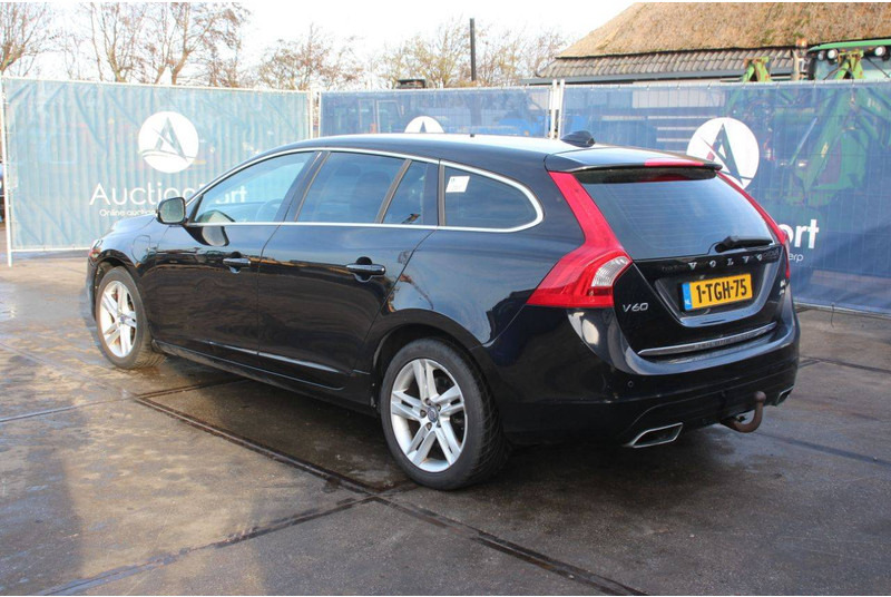 Volvo V60 D6 AWD Plug-in Hybrid - Voiture: photos 3 Volvo V60 D6 AWD Plug-in Hybrid - Voiture: photos 3