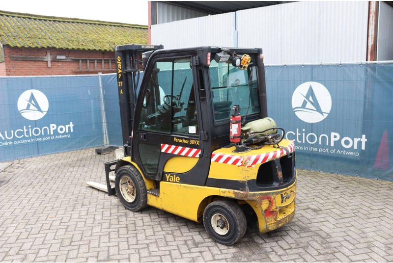 Yale GLP30VX - Chariot élévateur à gaz: photos 3 Yale GLP30VX - Chariot élévateur à gaz: photos 3