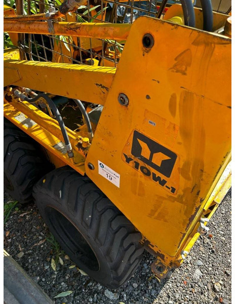 Yanmar Y10W-1 - Chargeuse sur chenilles: photos 1 Yanmar Y10W-1 - Chargeuse sur chenilles: photos 1
