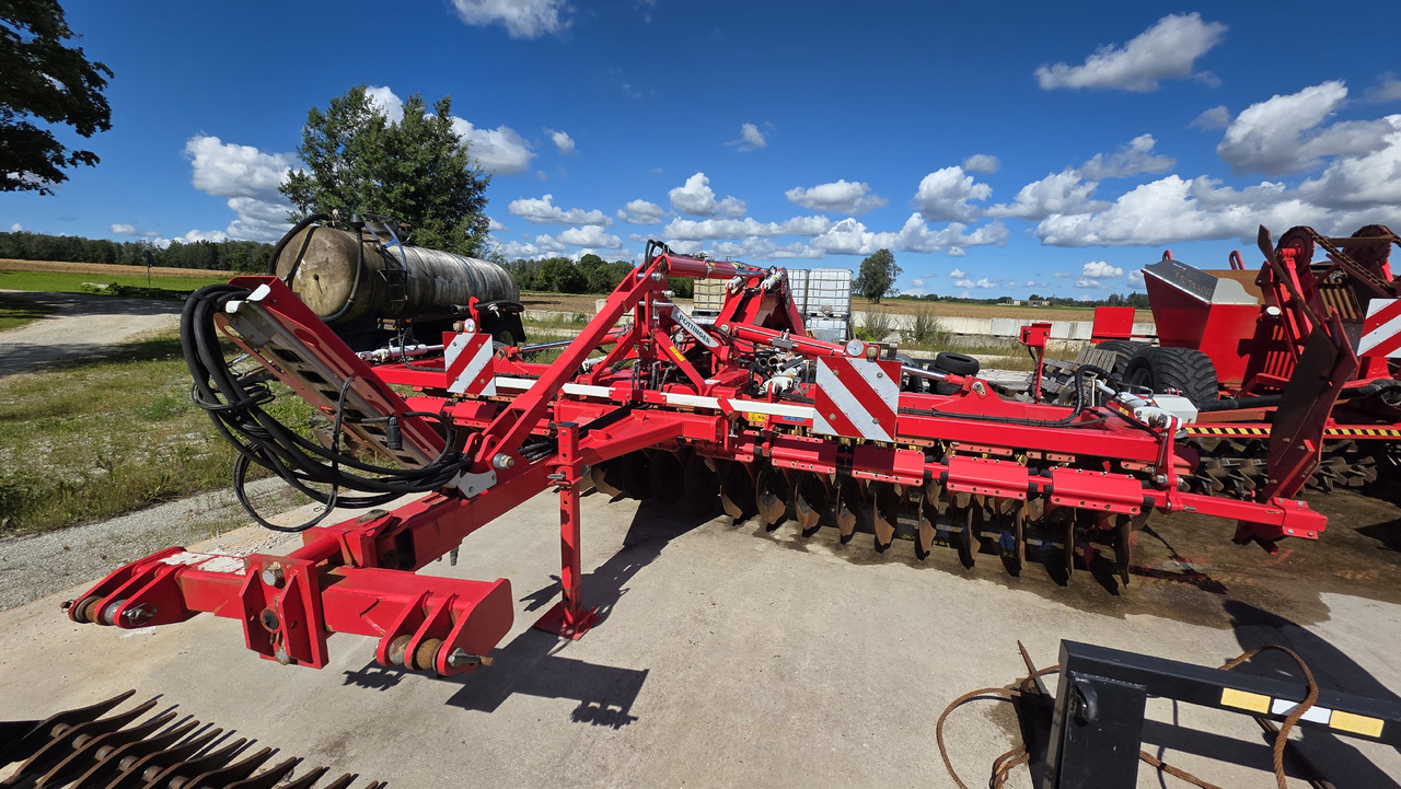 PÖTTINGER Terradisc 6001T - Cover crop: photos 2 PÖTTINGER Terradisc 6001T - Cover crop: photos 2