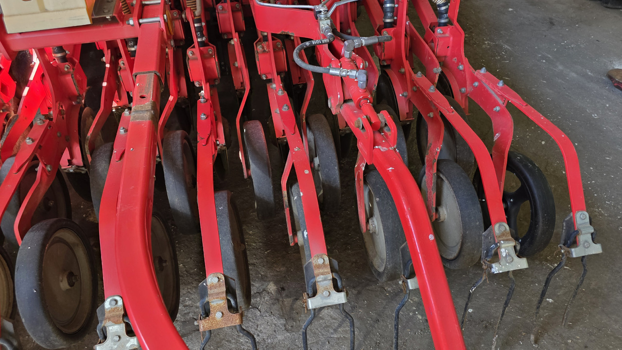 Combiné de semis PÖTTINGER Terrasem C6 Artis: photos 21 Combiné de semis PÖTTINGER Terrasem C6 Artis: photos 21