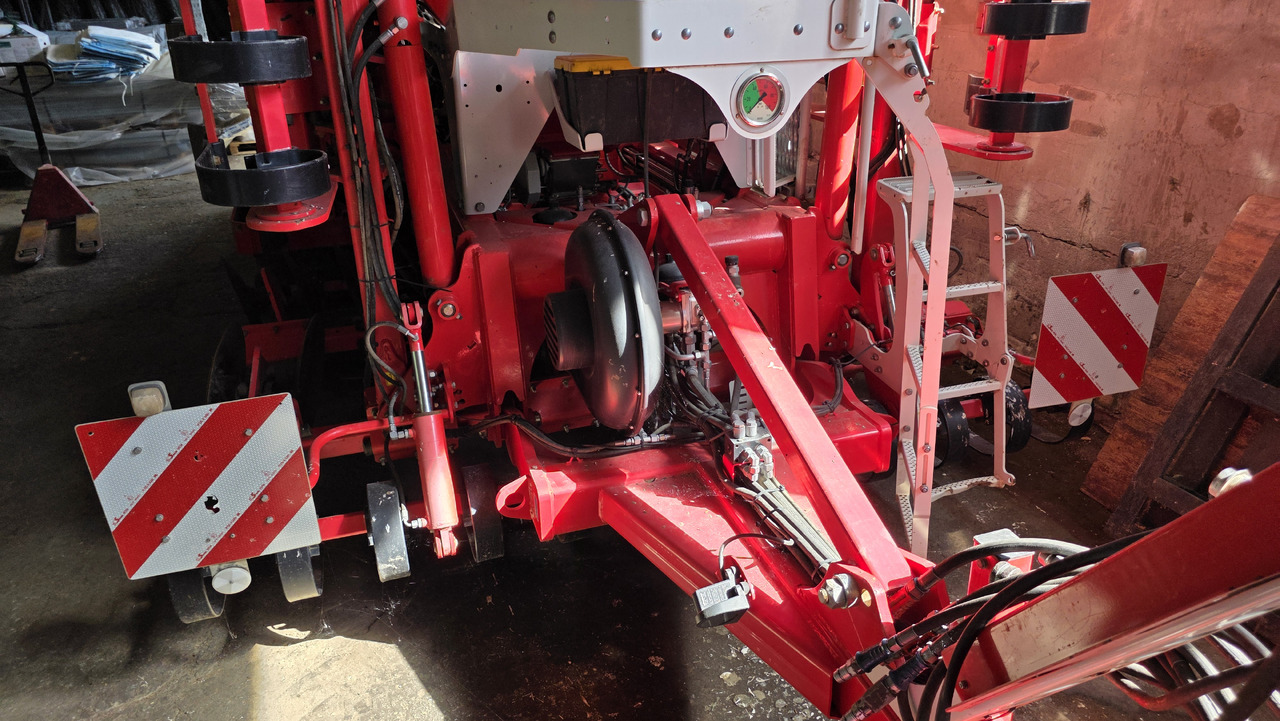 Combiné de semis PÖTTINGER Terrasem C6 Artis: photos 11 Combiné de semis PÖTTINGER Terrasem C6 Artis: photos 11