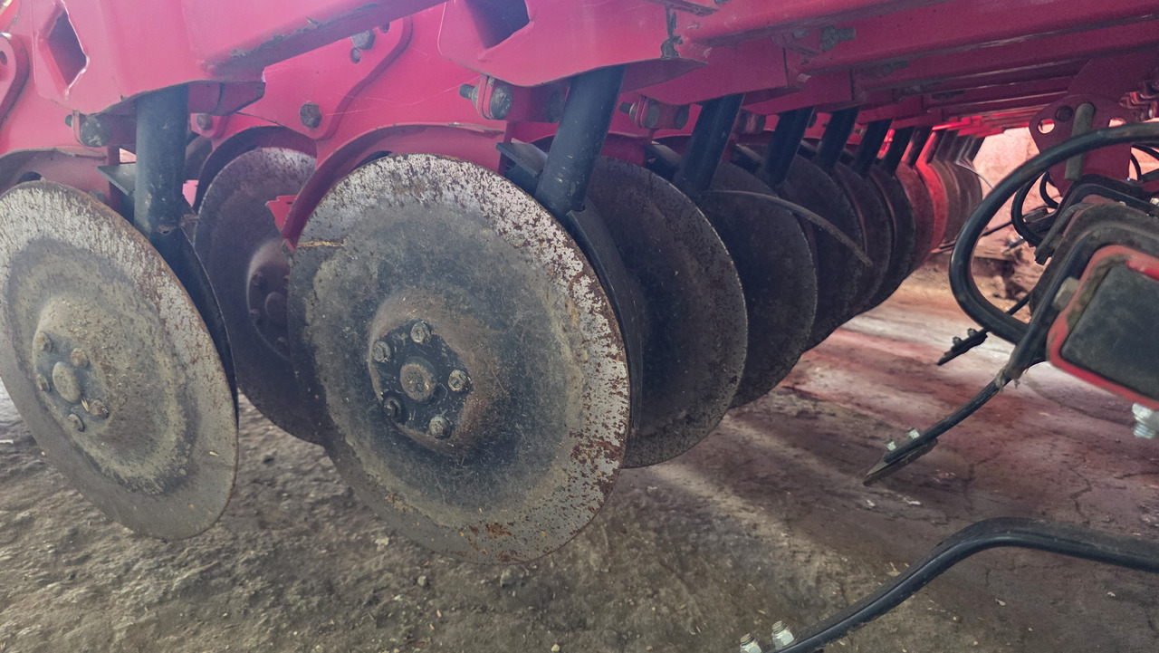 Combiné de semis PÖTTINGER Terrasem C6 Artis: photos 27 Combiné de semis PÖTTINGER Terrasem C6 Artis: photos 27