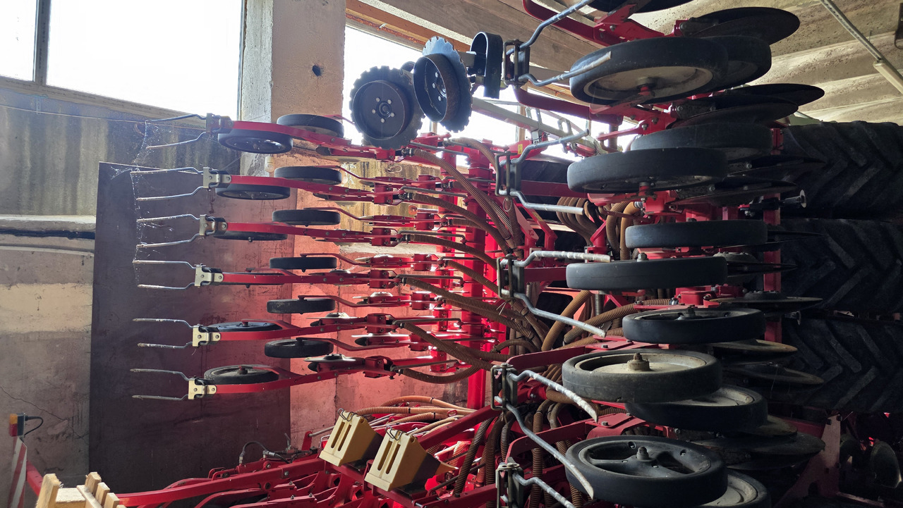 Combiné de semis PÖTTINGER Terrasem C6 Artis: photos 16 Combiné de semis PÖTTINGER Terrasem C6 Artis: photos 16