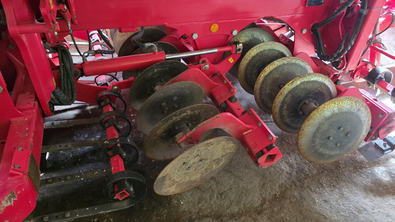 Combiné de semis PÖTTINGER Terrasem C6 Artis: photos 31 Combiné de semis PÖTTINGER Terrasem C6 Artis: photos 31