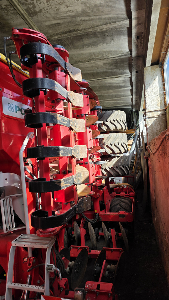 Combiné de semis PÖTTINGER Terrasem C6 Artis: photos 32 Combiné de semis PÖTTINGER Terrasem C6 Artis: photos 32