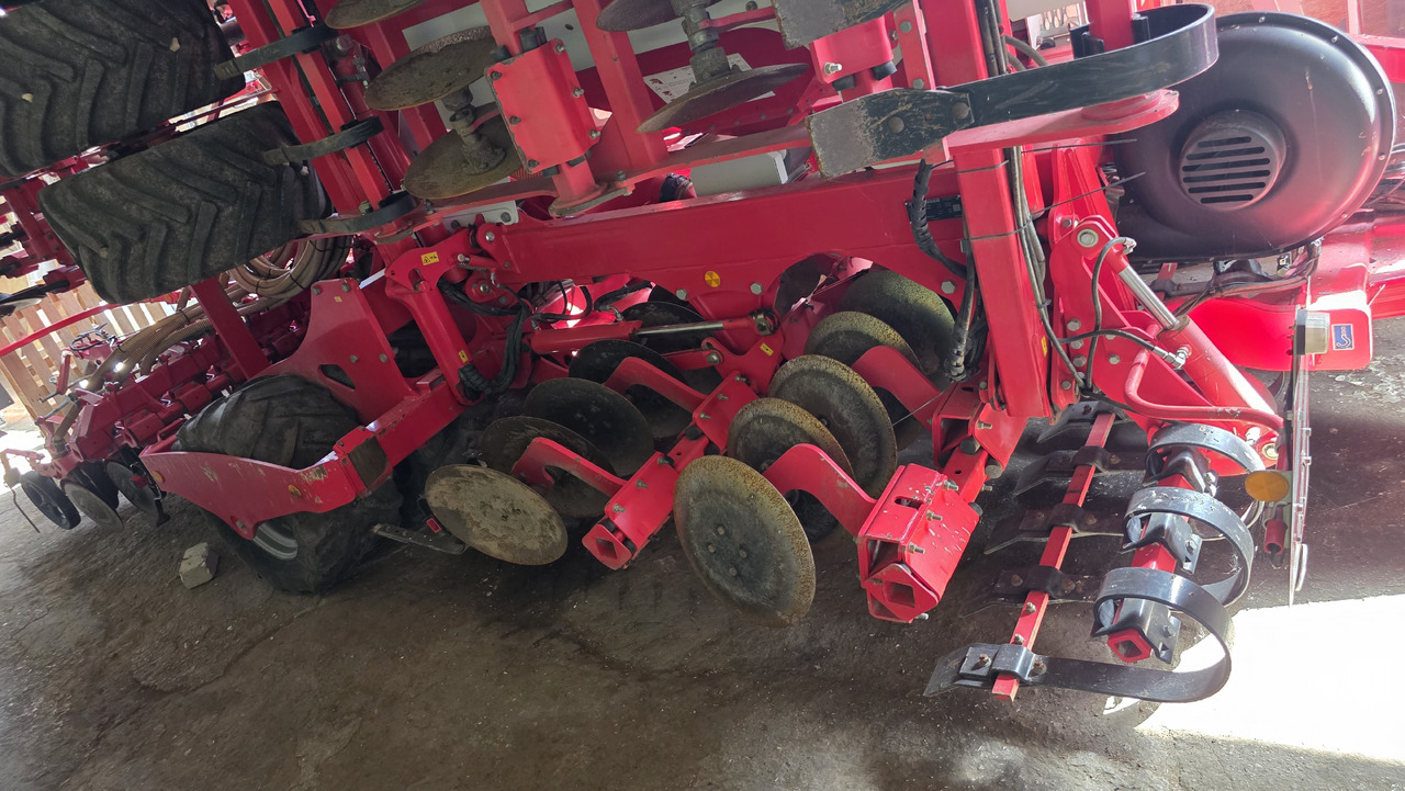 Combiné de semis PÖTTINGER Terrasem C6 Artis: photos 9 Combiné de semis PÖTTINGER Terrasem C6 Artis: photos 9