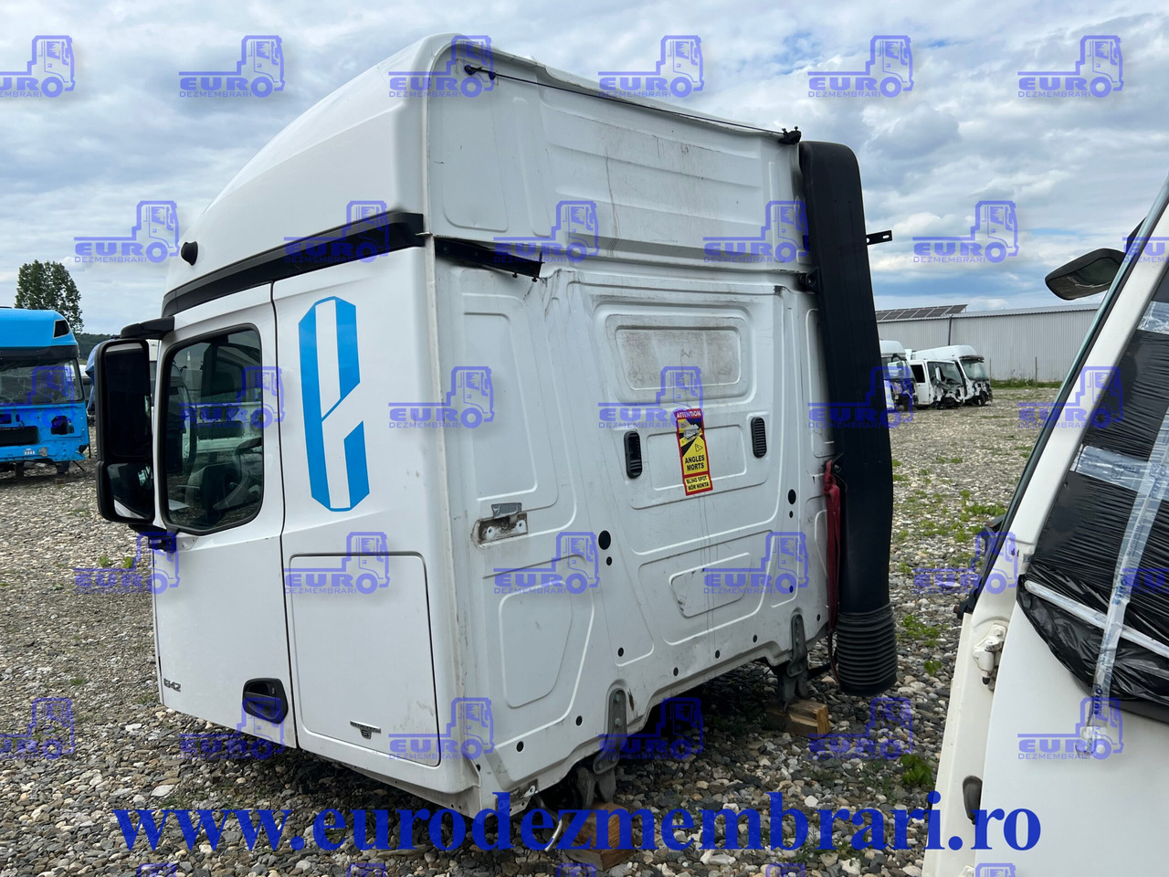 CABINA STREAMSPACE 2.5 MERCEDES ACTROS MP4 - Cabine pour Camion: photos 5 CABINA STREAMSPACE 2.5 MERCEDES ACTROS MP4 - Cabine pour Camion: photos 5