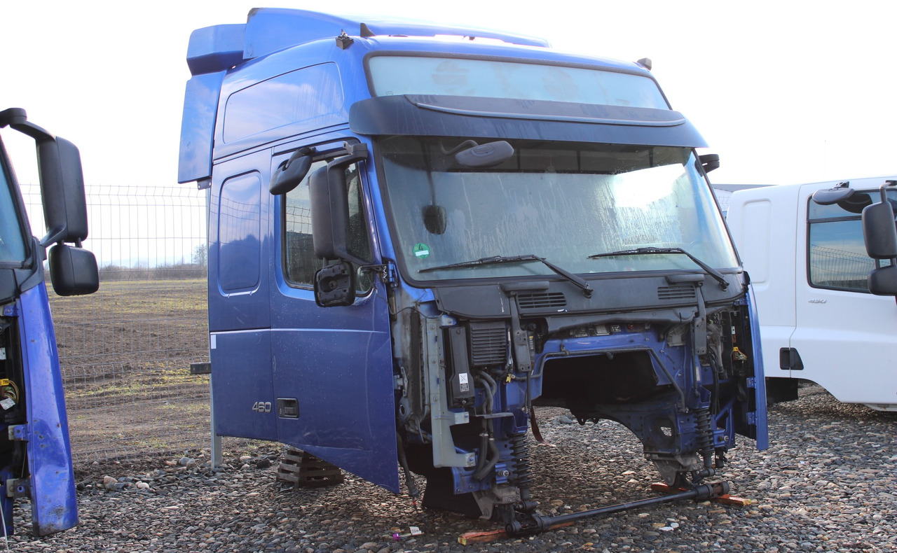 CABINA VOLVO FH13 GLOBETROTTER L2H2 - Cabine pour Camion: photos 3 CABINA VOLVO FH13 GLOBETROTTER L2H2 - Cabine pour Camion: photos 3