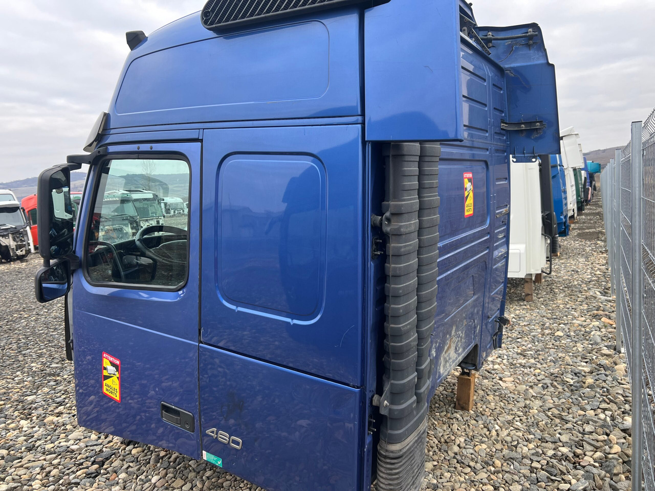 CABINA VOLVO FH13 GLOBETROTTER L2H2 - Cabine pour Camion: photos 5 CABINA VOLVO FH13 GLOBETROTTER L2H2 - Cabine pour Camion: photos 5