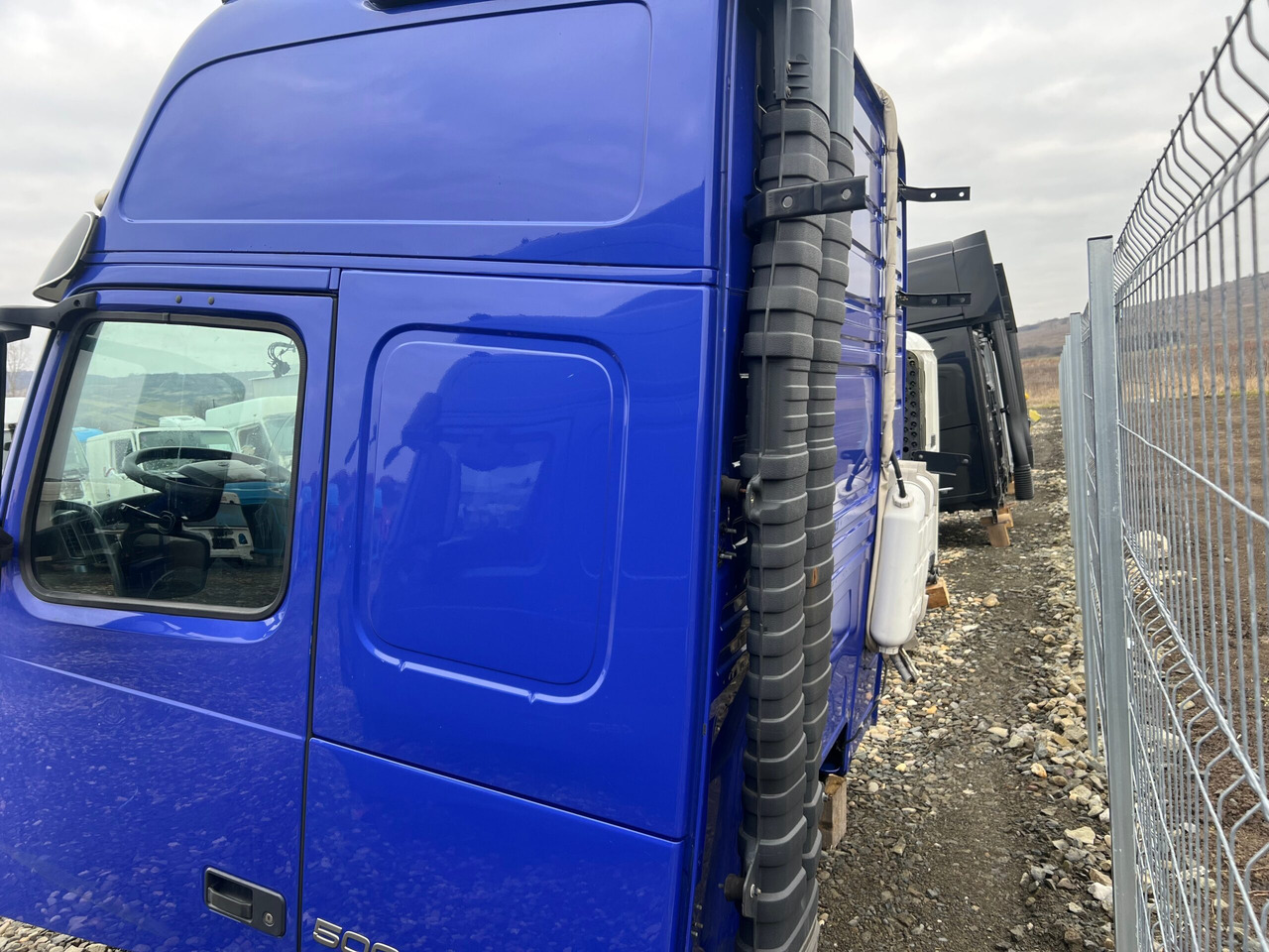CABINA VOLVO FH13 GLOBETROTTER L2H3 - Cabine pour Camion: photos 5 CABINA VOLVO FH13 GLOBETROTTER L2H3 - Cabine pour Camion: photos 5