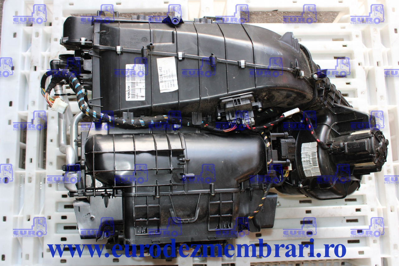 CARCASA SISTEM CLIMATIZARE VOLVO FH4 84243942 - Pièce de climatisation pour Camion: photos 1 CARCASA SISTEM CLIMATIZARE VOLVO FH4 84243942 - Pièce de climatisation pour Camion: photos 1