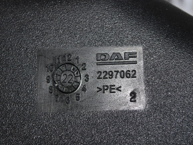 REZERVOR ADBLUE DAF XF XG 2297062 - AdBlue réservoir pour Camion: photos 3 REZERVOR ADBLUE DAF XF XG 2297062 - AdBlue réservoir pour Camion: photos 3