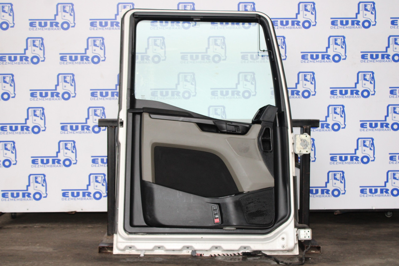 USA STANGA MAN TGX TG3 81.62600.4137 81.62600.4141 - Portière et pièces pour Camion: photos 1 USA STANGA MAN TGX TG3 81.62600.4137 81.62600.4141 - Portière et pièces pour Camion: photos 1