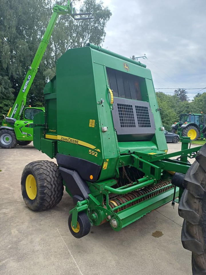 John Deere 592 ROTOFLOW - Presse à balles rondes: photos 4 John Deere 592 ROTOFLOW - Presse à balles rondes: photos 4
