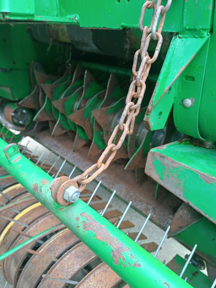 John Deere 592 ROTOFLOW - Presse à balles rondes: photos 3 John Deere 592 ROTOFLOW - Presse à balles rondes: photos 3