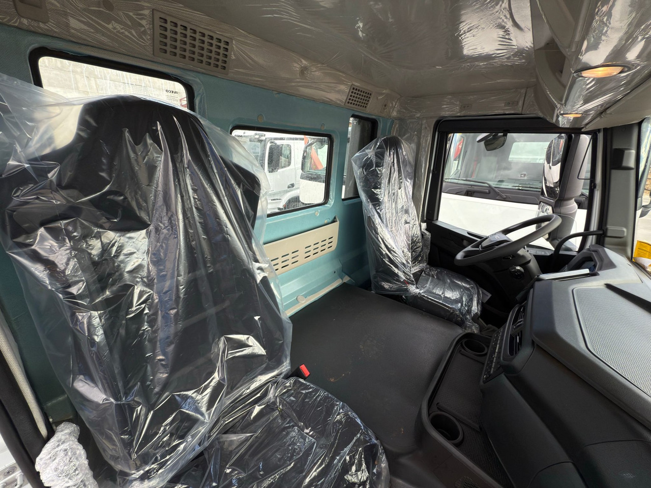 Châssis cabine IVECO AD380T46 6x4 E6 (Chassis): photos 10