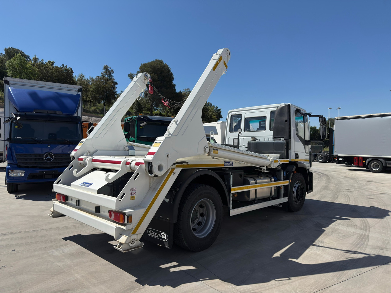 IVECO ML190E28L Eurocargo E6 (Track Equipment) - Camion multibenne: photos 3 IVECO ML190E28L Eurocargo E6 (Track Equipment) - Camion multibenne: photos 3