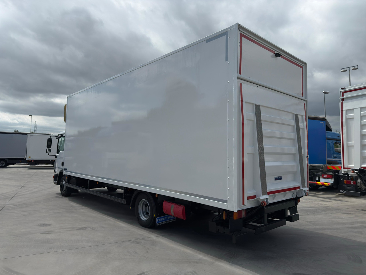 MAN 12.220 BL TGL E6 (VAN) - Camion fourgon: photos 4 MAN 12.220 BL TGL E6 (VAN) - Camion fourgon: photos 4
